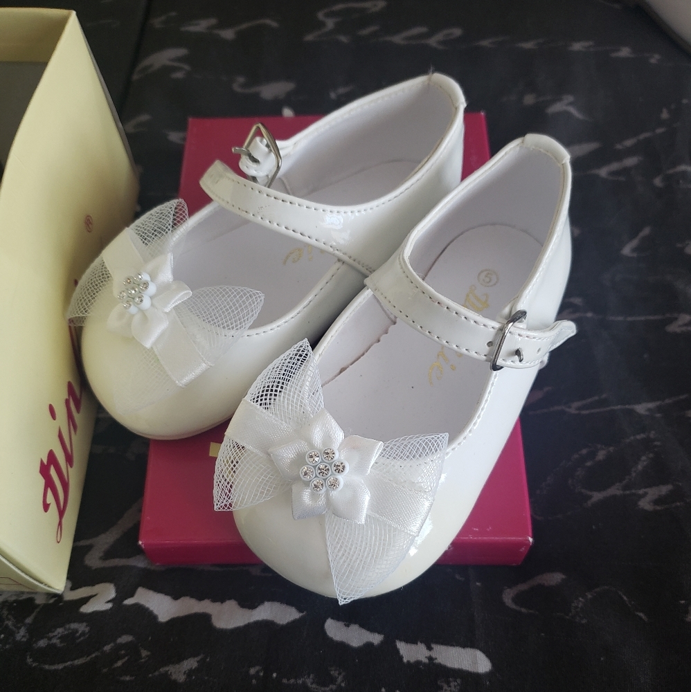 Baby girl white dress shoes